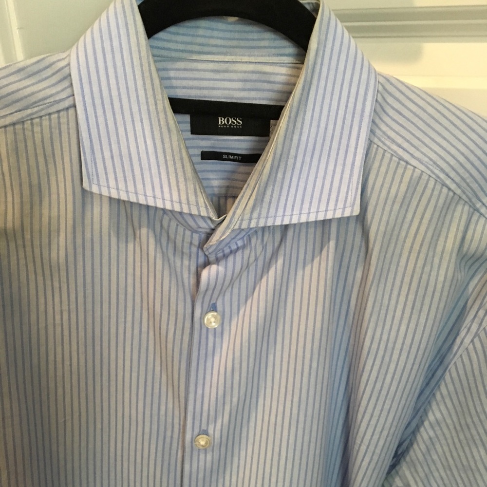 Hugo BOSS Men’s slim fit dress shirt. Light blue.